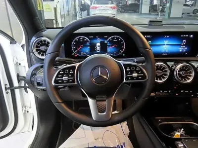 Mercedes-Benz A-Class 2022, 29917 км, за 18102.49 USD - фото 8