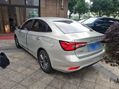Roewe i5 2018, 44100 км, за 2803.62 USD