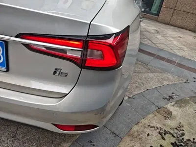 Roewe i5 2018, 44100 км, за 2803.62 USD - фото 8
