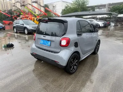 Smart Smart Fortwo 2016, 110000 км, за 5519.47 USD