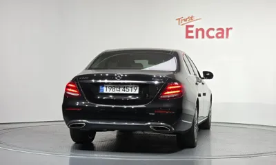 Mercedes-Benz E-Class 2018, 97127 км, за 16738.87 USD