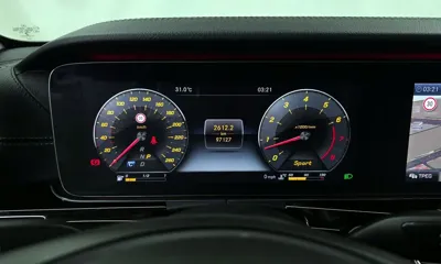 Mercedes-Benz E-Class 2018, 97127 км, за 16738.87 USD - фото 8