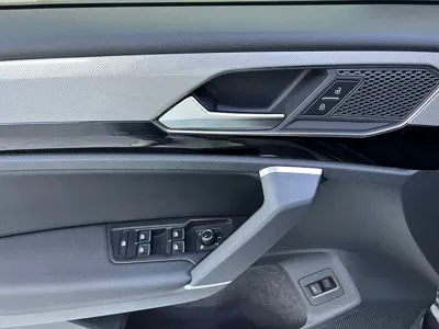 Volkswagen Tayron 2022, 12600 км, за 23954.8 USD