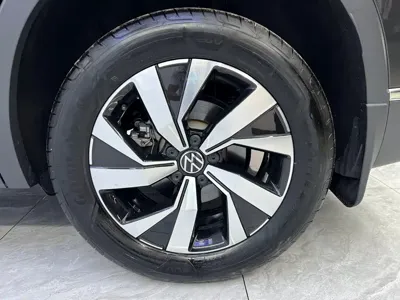 Volkswagen Tayron 2022, 12600 км, за 23954.8 USD - фото 20
