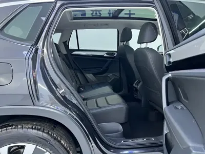 Volkswagen Tayron 2022, 12600 км, за 23954.8 USD - фото 21