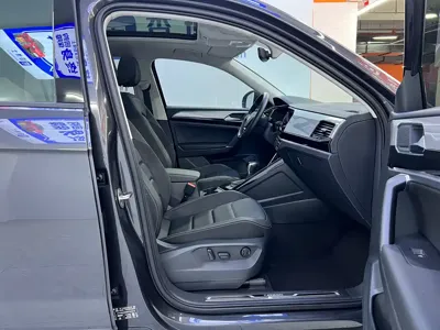 Volkswagen Tayron 2022, 12600 км, за 23954.8 USD - фото 22