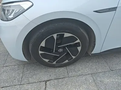 Volkswagen ID.3 2023, 63700 км, за 10903.26 USD - фото 23