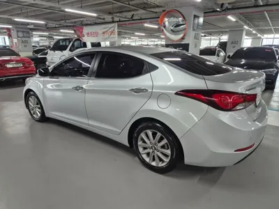 Hyundai Avante 2014, 58119 км, за 3931.99 USD