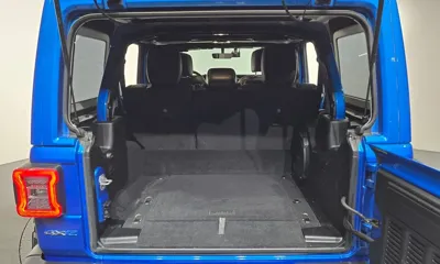 Jeep Wrangler 2022, 46878 км, за 31125.8 USD - фото 20