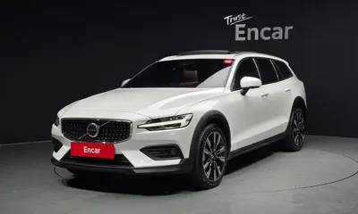 Volvo V60 · 2023 год