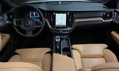 Volvo V60 2023, 24621 км, за 31180.26 USD - фото 7