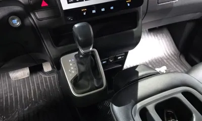 Hyundai Staria 2022, 55771 км, за 15570.04 USD - фото 9