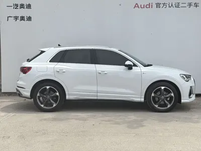 Audi Q3 2021, 34800 км, за 18216.24 USD