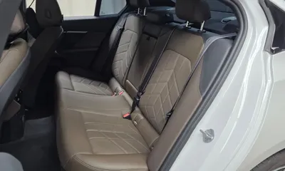 BMW 5-Series 2026, 8651 км, за 46449.54 USD - фото 26