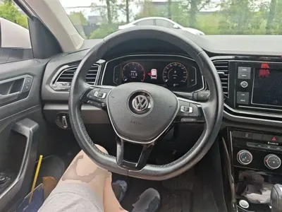 Volkswagen T-Roc 2019, 135600 км, за 8236.45 USD