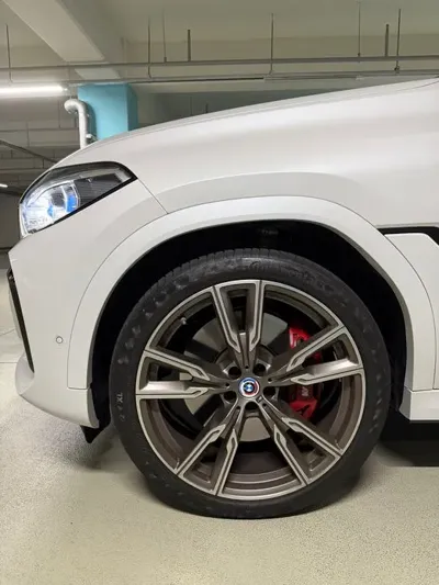 BMW X6 2023, 17000 км, за 58093.74 USD