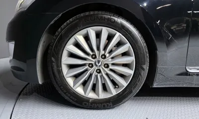 Hyundai Equus 2015, 282121 км, за 3633.96 USD