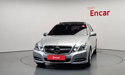 Mercedes-Benz E-Class 2011, 46465 км, за 5842.2 USD