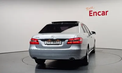 Mercedes-Benz E-Class 2011, 46465 км, за 5842.2 USD