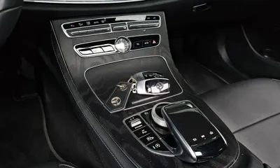 Mercedes-Benz E-Class 2020, 31752 км, за 19036.37 USD - фото 17