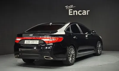 Hyundai Grandeur 2013, 242026 км, за 2504.13 USD