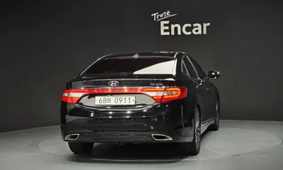 Hyundai Grandeur 2013, 242026 км, за 2504.13 USD