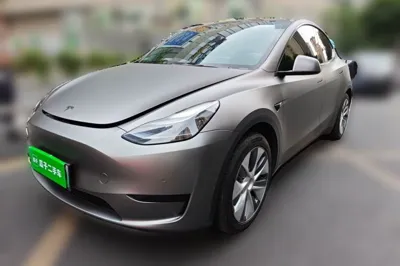 Tesla Model Y · 2022 год