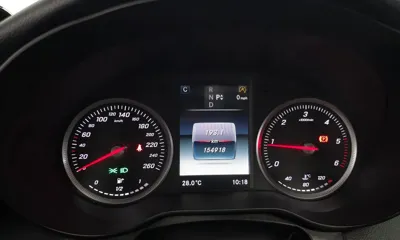 Mercedes-Benz C-Class 2017, 154918 км, за 21878.69 USD - фото 8