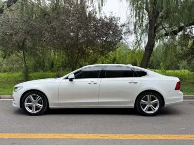 Volvo S90 2017, 90000 км, за 12948.54 USD