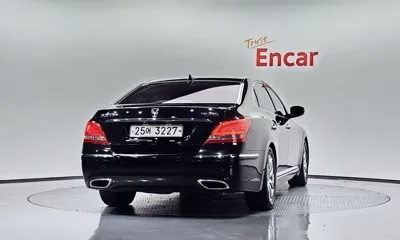 Hyundai Equus 2010, 105599 км, за 3688.61 USD