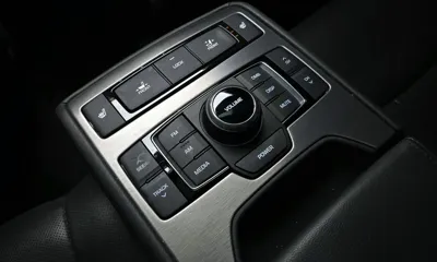 Hyundai Genesis 2016, 106446 км, за 8867.57 USD - фото 17