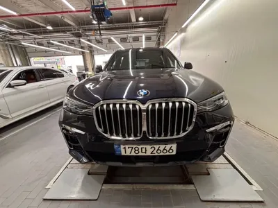 BMW X7 · 2021 год