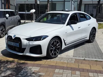 BMW i4 · 2025 год