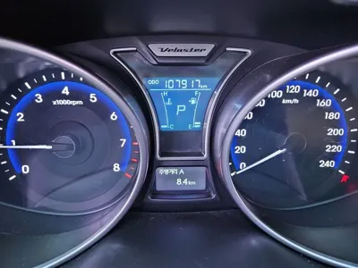 Hyundai Veloster 2012, 107917 км, за 2290.93 USD