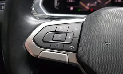 Volkswagen Tiguan 2022, 58493 км, за 20021.01 USD - фото 31