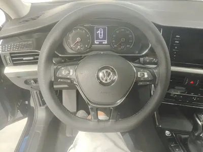 Volkswagen Passat 2020, 75600 км, за 12109.83 USD - фото 7