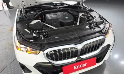 BMW 5-Series 2024, 11039 км, за 39413.7 USD - фото 6