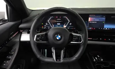 BMW 5-Series 2024, 11039 км, за 39413.7 USD - фото 14