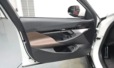 BMW 5-Series 2024, 11039 км, за 39413.7 USD - фото 24