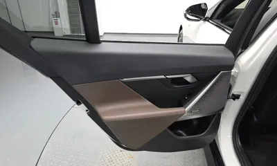 BMW 5-Series 2024, 11039 км, за 39413.7 USD - фото 25
