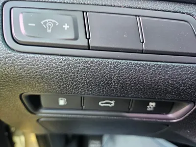 Hyundai Sonata 2015, 138190 км, за 4588.42 USD