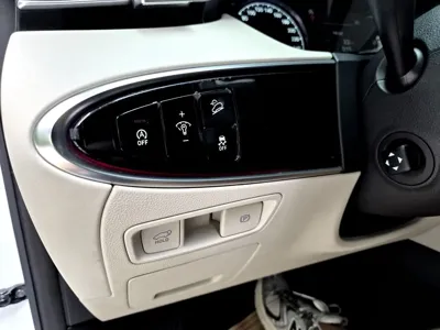 Genesis GV70 2024, 26513 км, за 29599.3 USD - фото 18