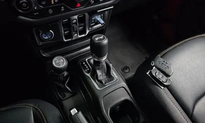 Jeep Wrangler 2025, 18732 км, за 40370.22 USD - фото 9
