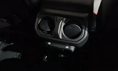 Jeep Wrangler 2025, 18732 км, за 40370.22 USD - фото 32