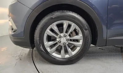 Hyundai Santafe 2017, 74742 км, за 8998.95 USD