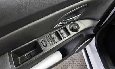 ChevroletGMDaewoo Cruze 2016, 125532 км, за 2364.69 USD - фото 18