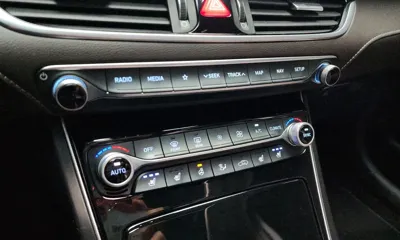 Hyundai Grandeur 2017, 115036 км, за 8664.5 USD - фото 16