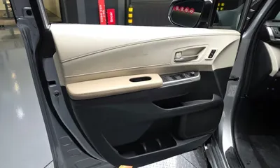 Toyota Sienna 2021, 79427 км, за 29210.98 USD - фото 25
