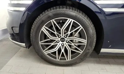 Genesis G90 2023, 5895 км, за 41618.76 USD