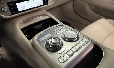 Genesis G90 2023, 5895 км, за 41618.76 USD - фото 19